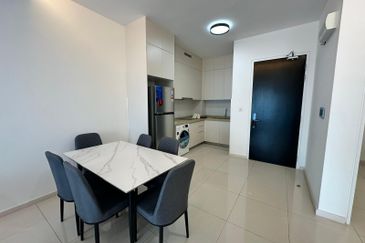 The M @ Medini Macrolink