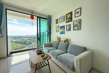 The M @ Medini Macrolink