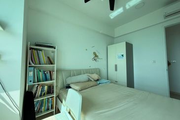 The M @ Medini Macrolink