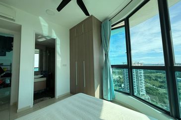 The M @ Medini Macrolink