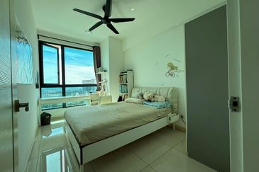 The M @ Medini Macrolink