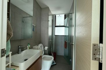 The M @ Medini Macrolink