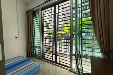 Dedaun Hijau (Greenfield Regency)