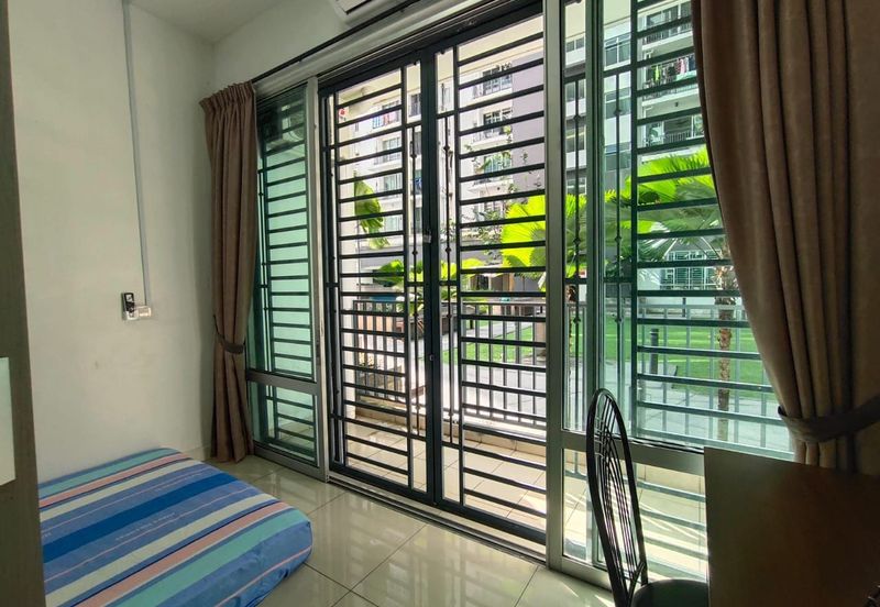 Dedaun Hijau (Greenfield Regency)