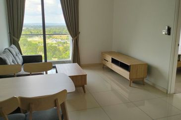 The M @ Medini Macrolink