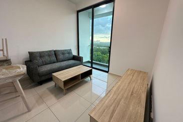 The M @ Medini Macrolink