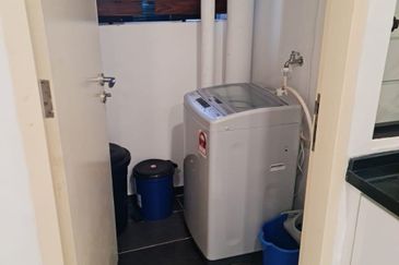 D\'Pristine @ Medini