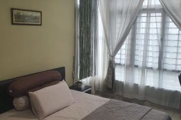 Golden Sands Seaview Residence