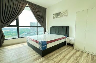 The M @ Medini Macrolink