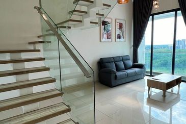 The M @ Medini Macrolink