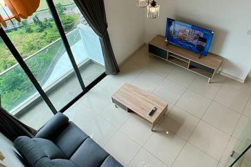 The M @ Medini Macrolink