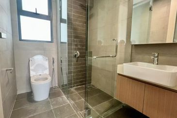 The M @ Medini Macrolink