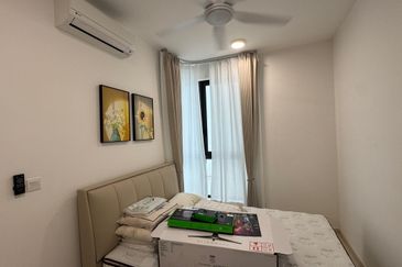 The M @ Medini Macrolink