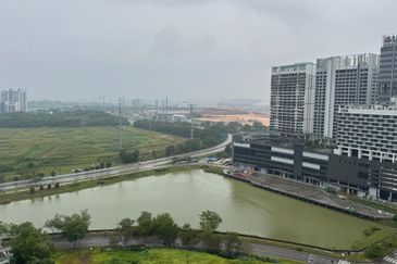 The M @ Medini Macrolink