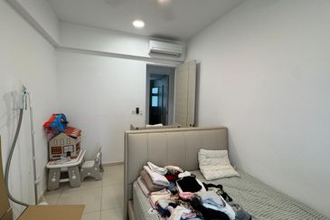 The M @ Medini Macrolink