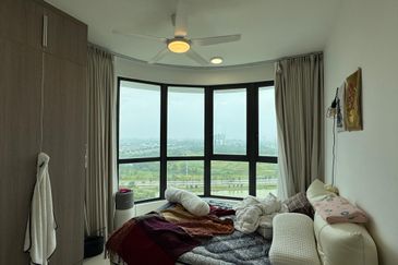 The M @ Medini Macrolink