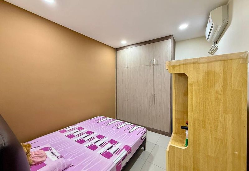 Dedaun Hijau (Greenfield Regency)