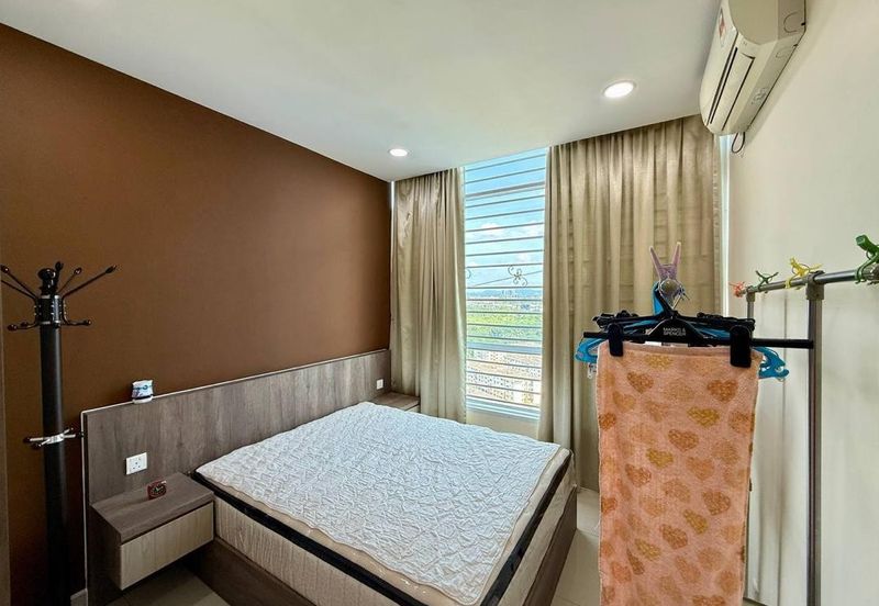 Dedaun Hijau (Greenfield Regency)