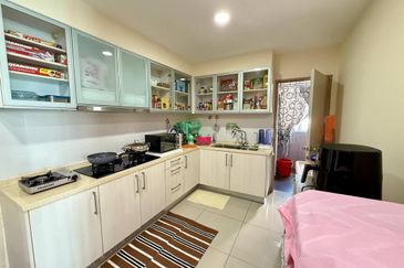 Dedaun Hijau (Greenfield Regency)