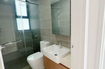 The M @ Medini Macrolink