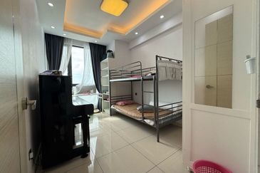 The M @ Medini Macrolink