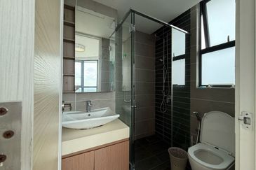 The M @ Medini Macrolink