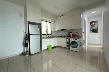 The M @ Medini Macrolink