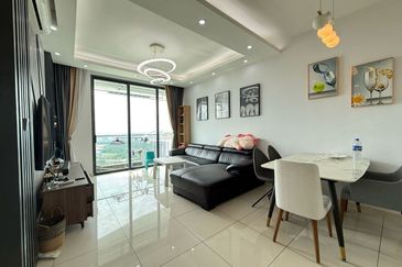 The M @ Medini Macrolink