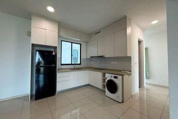 The M @ Medini Macrolink