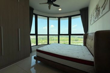 The M @ Medini Macrolink