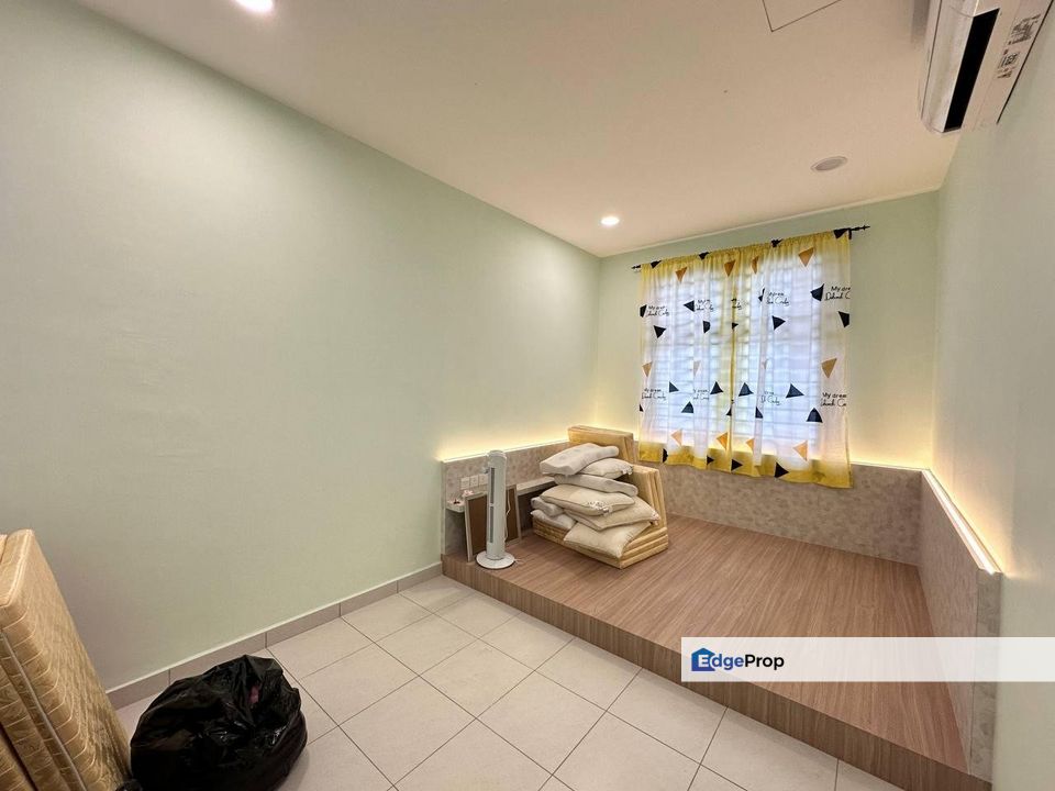 Camellia Pulai Mutiara , Johor, 