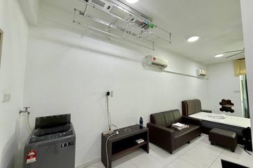 Akademik Suite @ Mount Austin