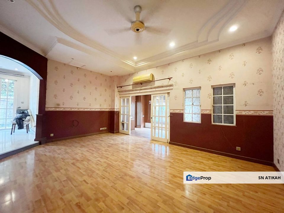 [MURAH RENOVATE] 3 storey Semi-D Jalan Kuarza, Seksyen 7, Shah Alam, Selangor, Shah Alam