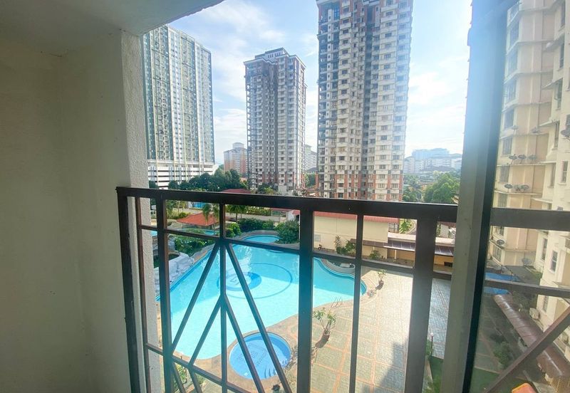 Kondominium Gurney Heights