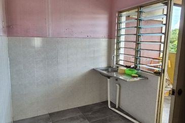 Puchong Utama Court 2