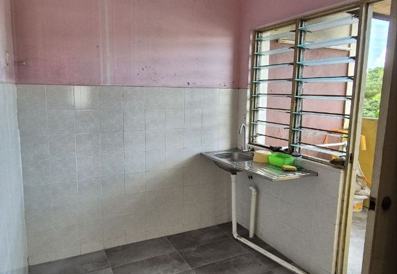 Puchong Utama Court 2