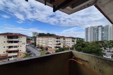 Puchong Utama Court 2