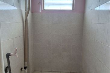 Puchong Utama Court 2