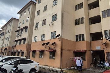 Puchong Utama Court 2