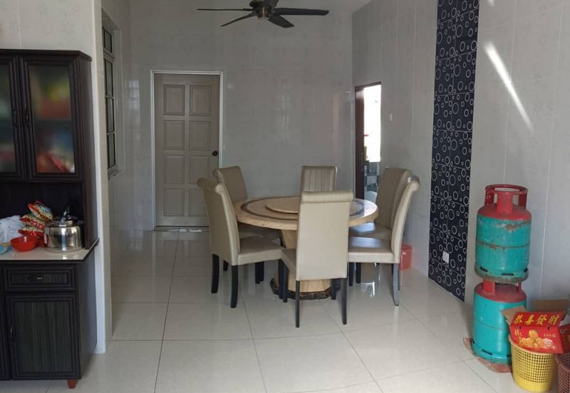 1 Storey Bungalow Jalan Tasik Bringing , Taman Pantai Sepang Putra, Sepang