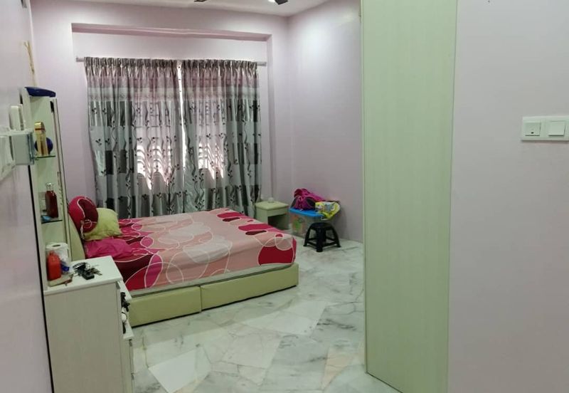 1 Storey Bungalow Jalan Tasik Bringing , Taman Pantai Sepang Putra, Sepang