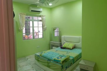 1 Storey Bungalow Jalan Tasik Bringing , Taman Pantai Sepang Putra, Sepang