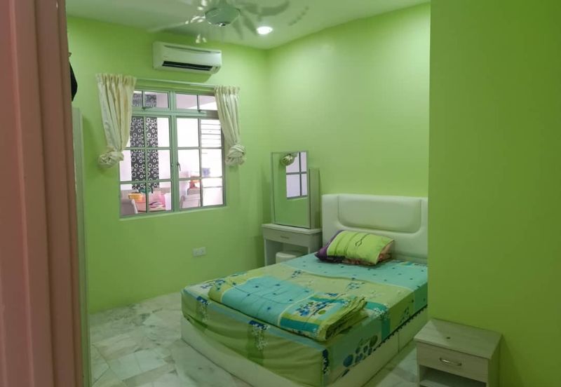 1 Storey Bungalow Jalan Tasik Bringing , Taman Pantai Sepang Putra, Sepang