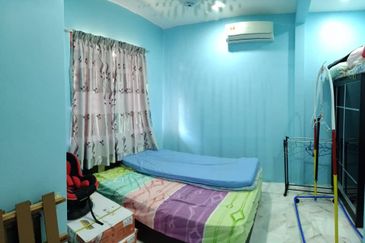 1 Storey Bungalow Jalan Tasik Bringing , Taman Pantai Sepang Putra, Sepang