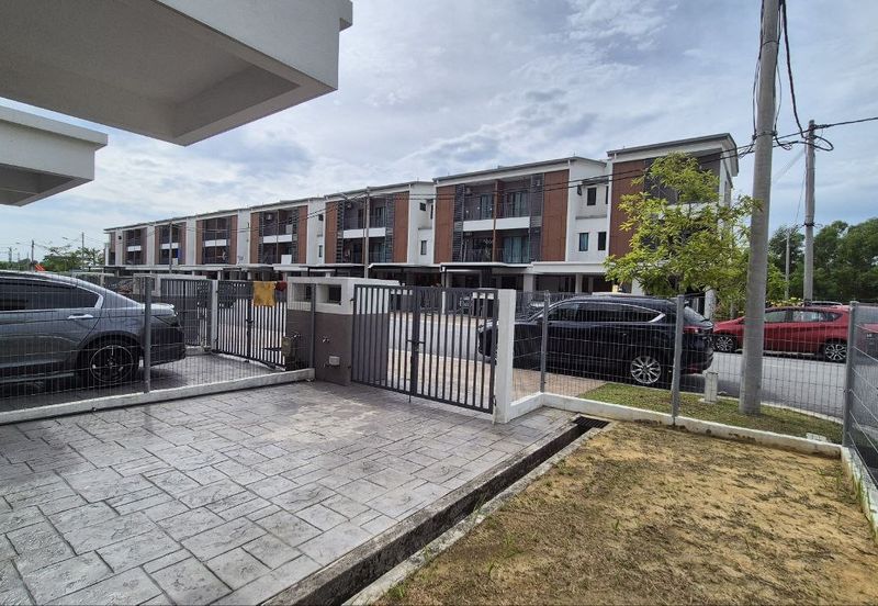 [LOWER UNIT] Townhouse Elegan Residensi Putra Perdana Puchong 