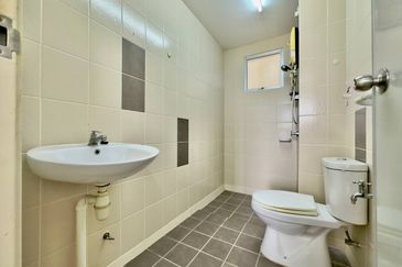 Seri Baiduri Apartments @ Setia Alam