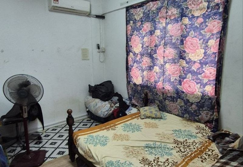 Dahlia Apartment, Putra Perdana