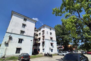 Dahlia Apartment, Putra Perdana