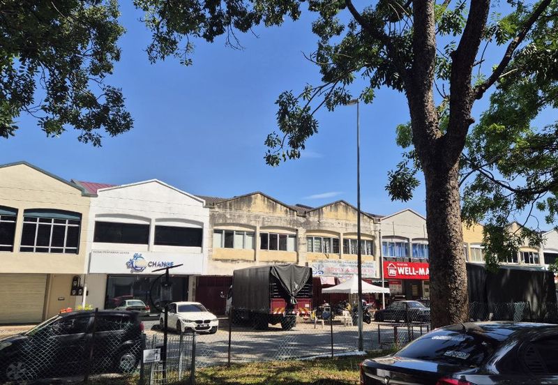 Dahlia Apartment, Putra Perdana