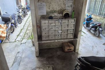 Dahlia Apartment, Putra Perdana